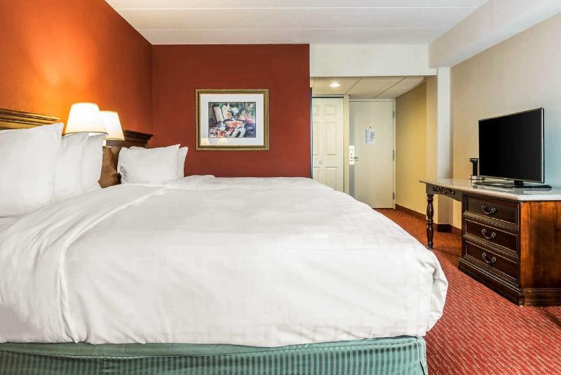 Clarion Hotel Индианаполис Екстериор снимка