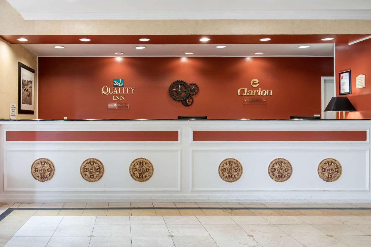Clarion Hotel Индианаполис Екстериор снимка